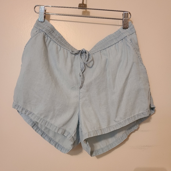 Aerie Light Denim Shorts - Picture 1 of 2